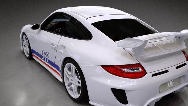 Porsche 9ff GTurbo Side Back Pose In White